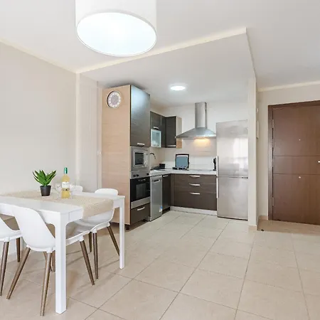Daire Bright & Modern In Mar With Terrace Ac And Swimming Pool *