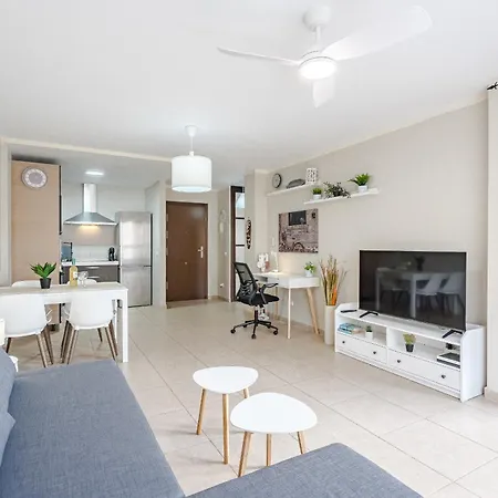 Mar Mocan 4 Beautiful With Ac, Swimming Pool & Parking דירה