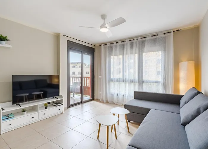 Bright & Modern In Mar With Terrace Ac And Swimming Pool شقة بالم مار